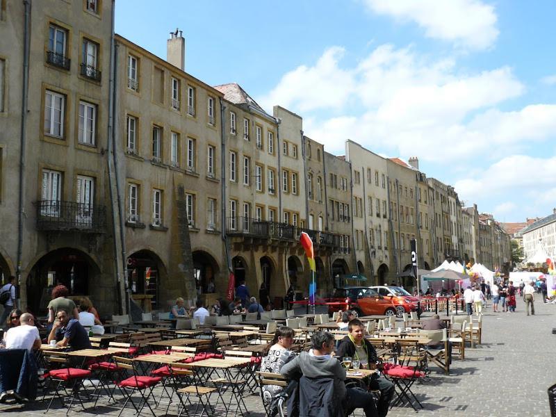 Appartement Spa Privatif Et Cinema Centre Ville Metz Bagian luar foto