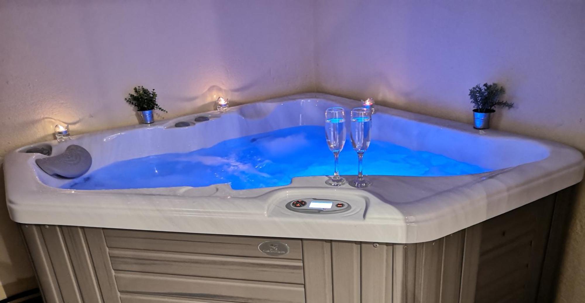 Appartement Spa Privatif Et Cinema Centre Ville Metz Bagian luar foto