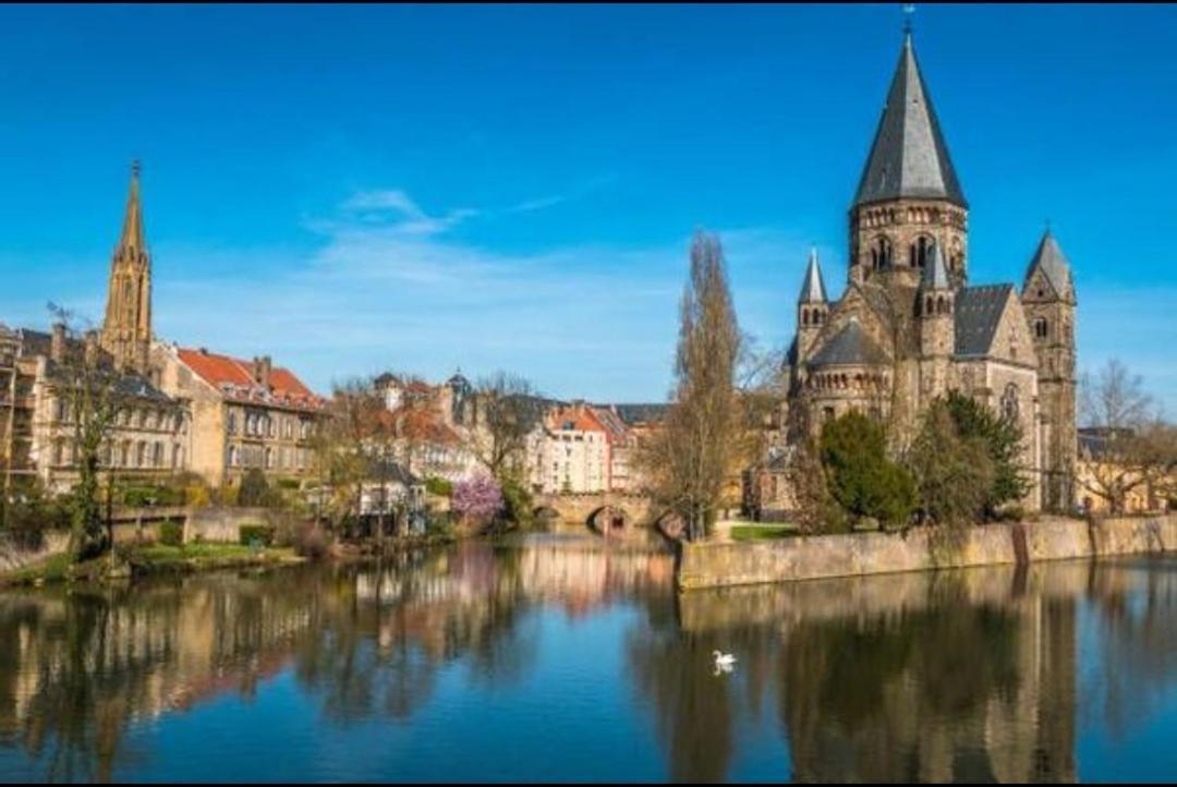 Appartement Spa Privatif Et Cinema Centre Ville Metz Bagian luar foto