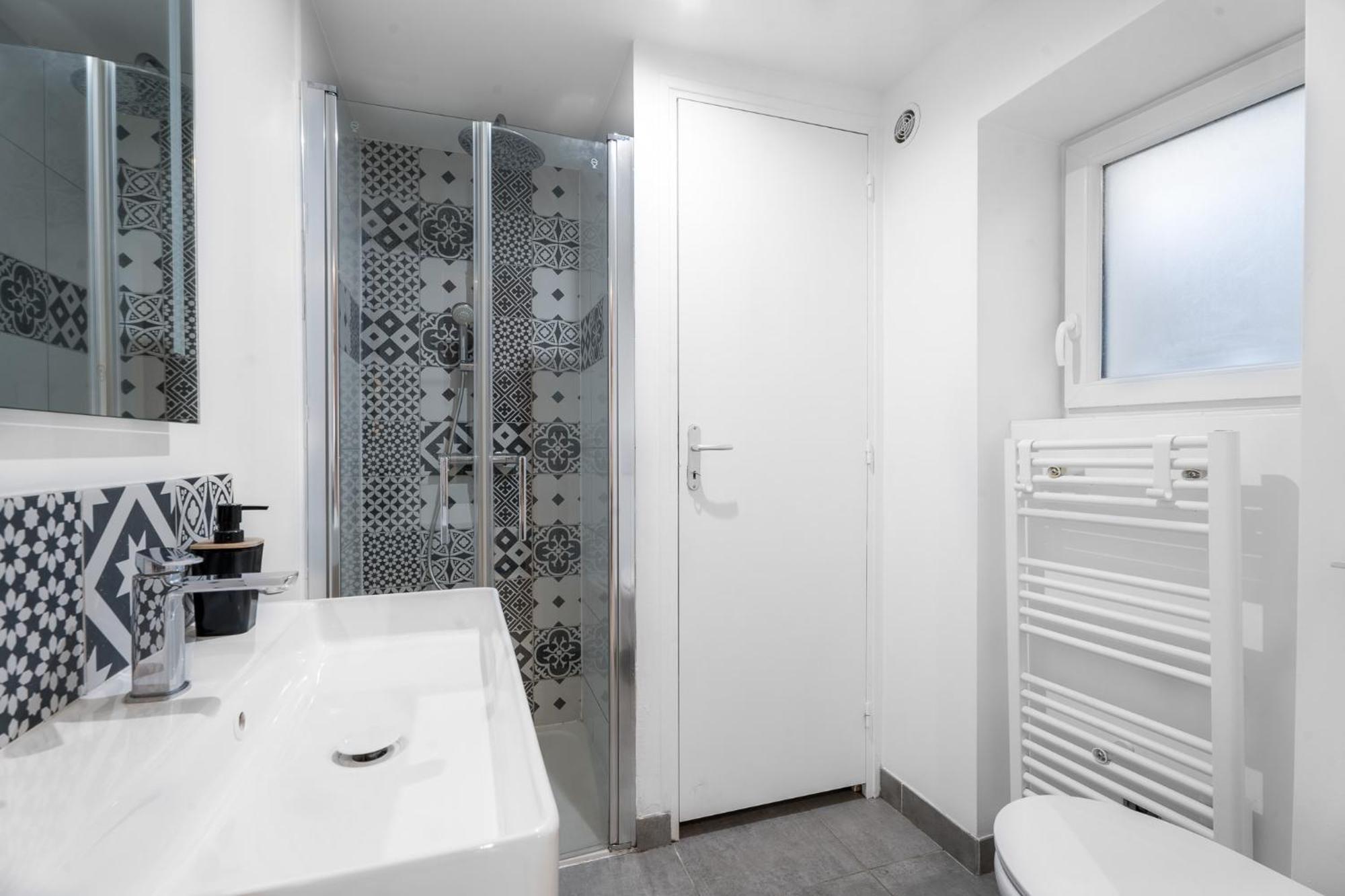 Appartement Spa Privatif Et Cinema Centre Ville Metz Bagian luar foto